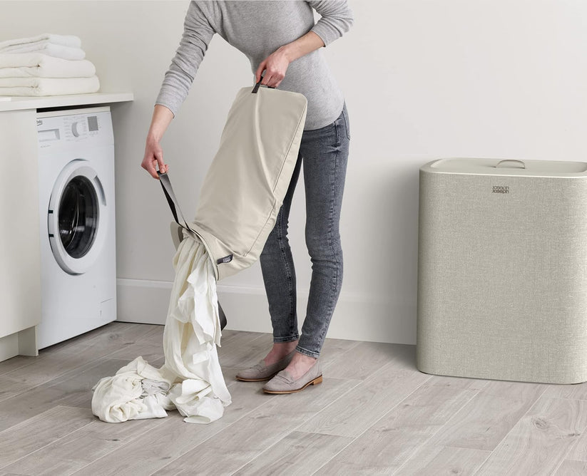 Laundry basket with lid, 3 removable laundry bags, and handle