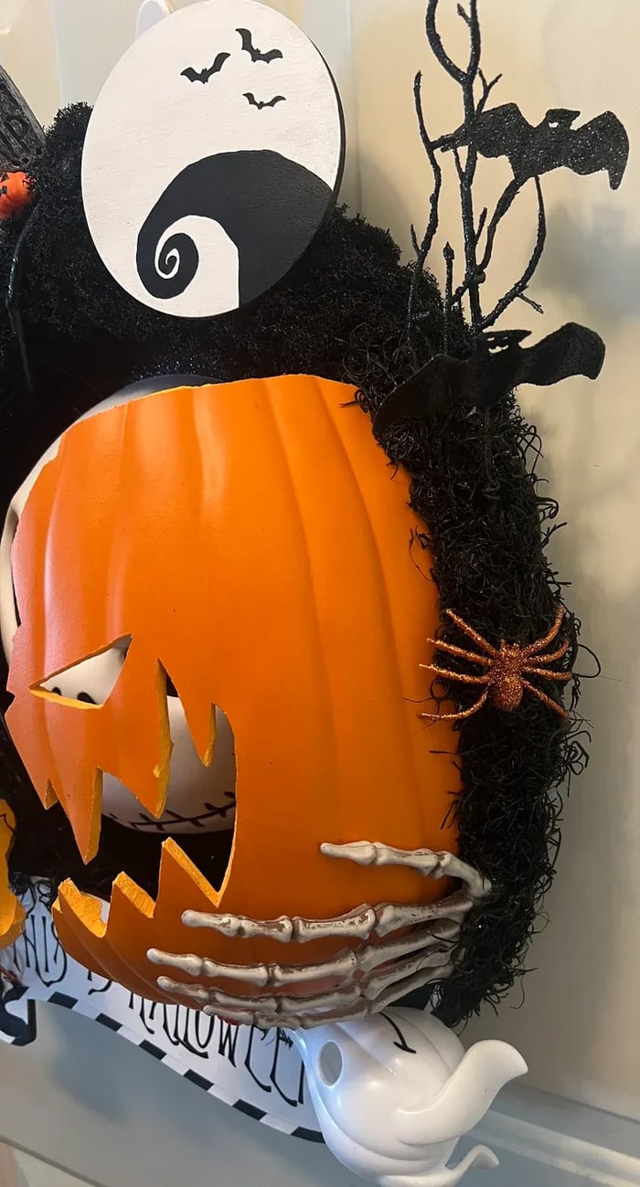 💀Nightmare Pumpkin Wreath - Halloween Door Decor🎃